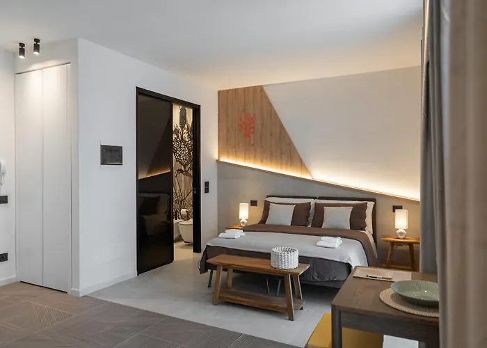 לינה וארוחת בוקר Leluan 4*